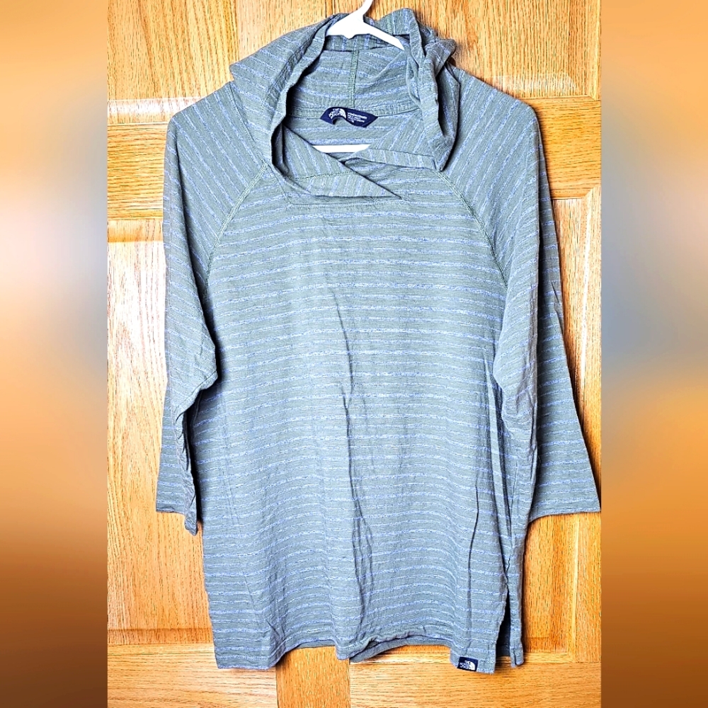 The Northface 3/4 sleeve hooded pullover. Striped gray & green. Woman's XL